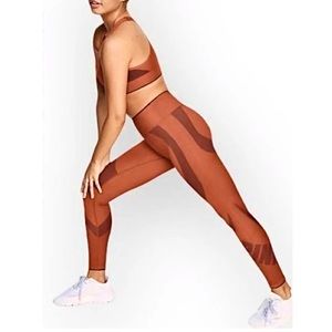 PINK Victoria's Secret Sports Bra & Leggings Size Medium